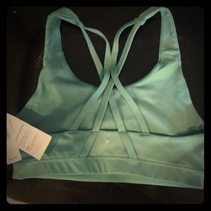 Old Navy Active strappy-back sports bra